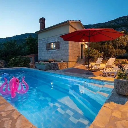 Hill Pool House * Kaštela
