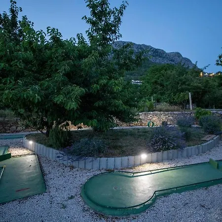 Hill Pool House بيت للعطل *