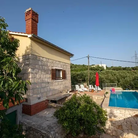 Prázdninový dům Hill Pool House