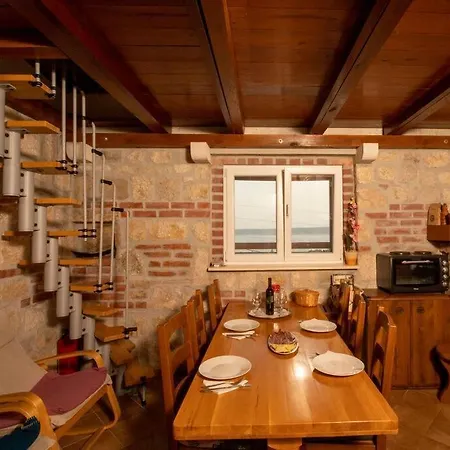 Prázdninový dům Hill Pool House Kaštela